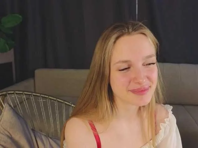 BongaCams CrimsonAura is Freechat CrimsonAura — @total -- countdown: @sofar collected, @remain left before the show starts!PLAY WITH MY HAIR